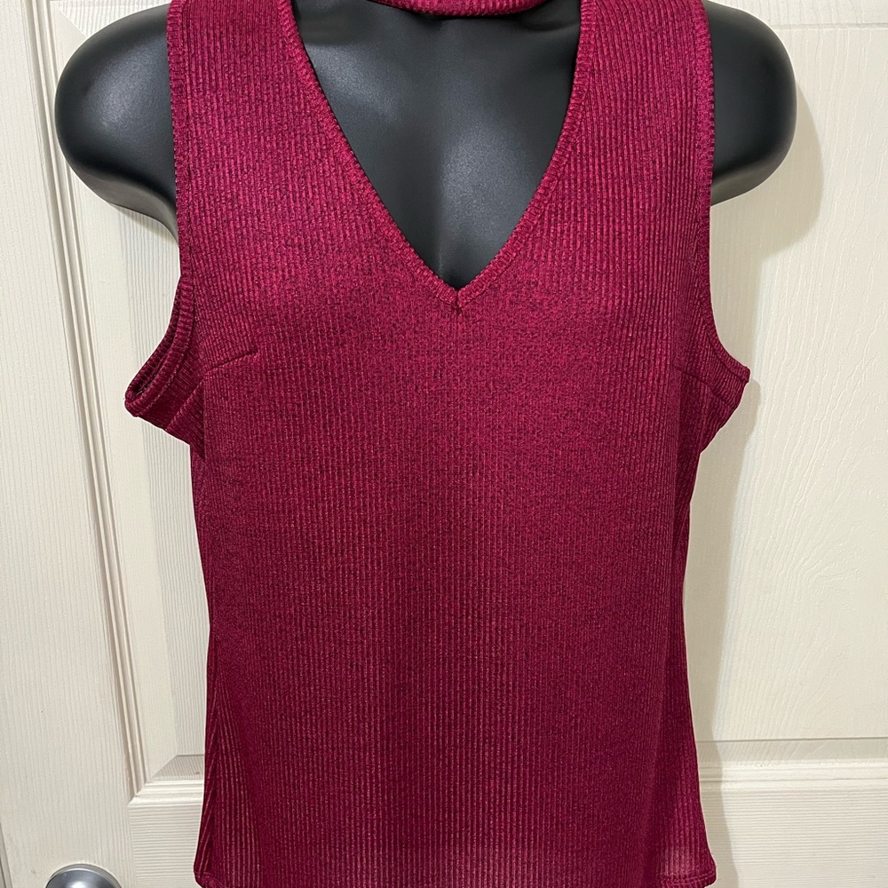 Candies Sleeveless Burgundy Top